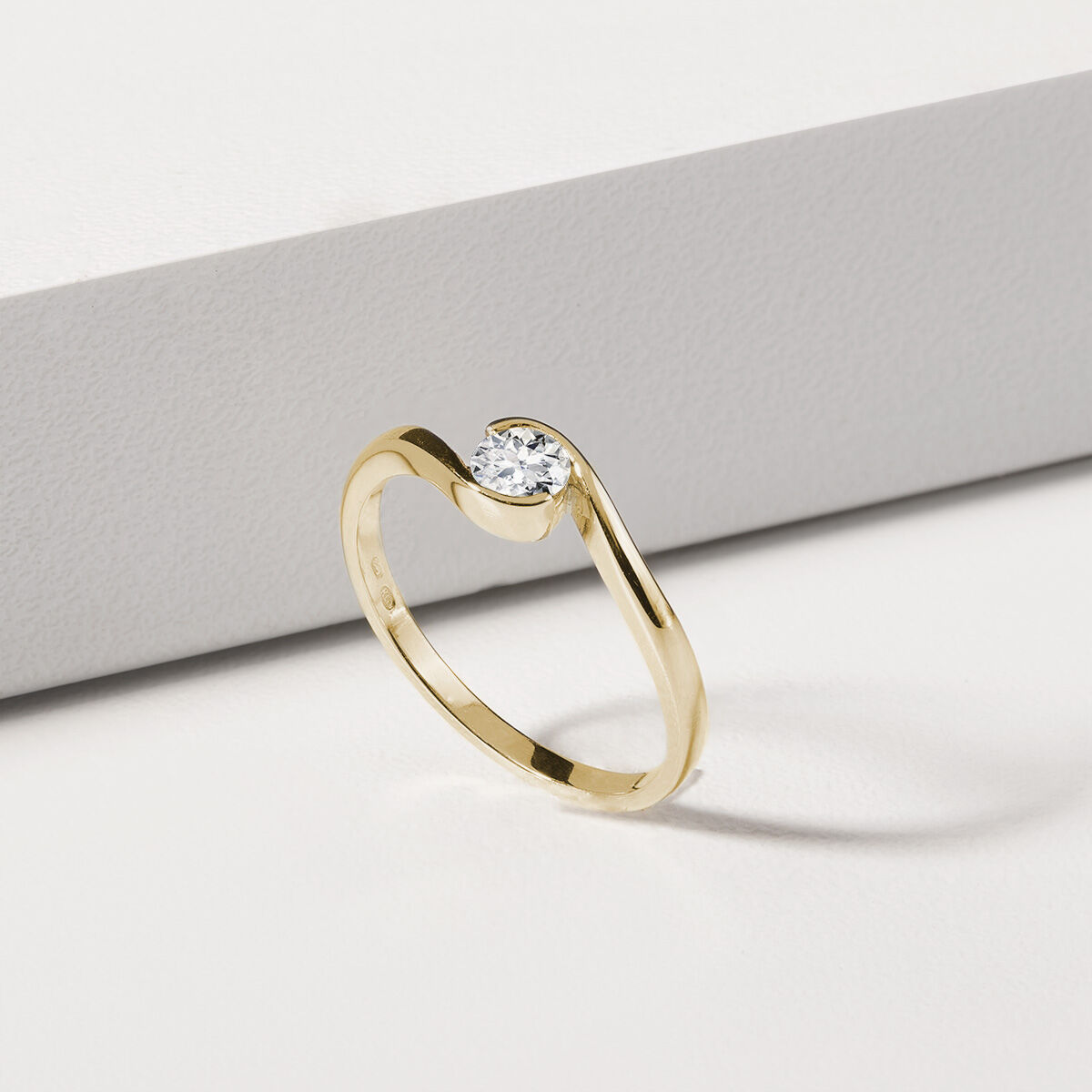 Quick-guide-to-engagement-rings-how-to-choose-the-right-one-2
